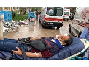 Otomobiller çarpıştı: 1 ölü, 5 yaralı