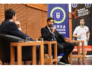 Şampiyon ‘kaptan’ gençlerle buluştu