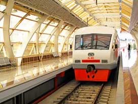 5,5 km'lik dünyanın en uzun treni Video