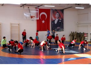 "Türk kadın güreşi dünyada marka oldu"