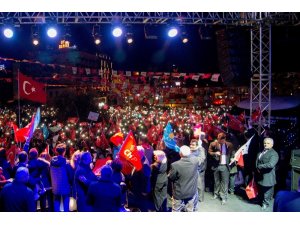 CHP adayı Ömer Günel, son mitingde başkanlığını ilan etti