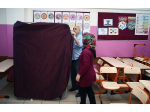 Adana'da örtülü kadına yönelik saldırı iddiası