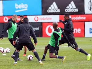 Beşiktaş kondisyon ve taktik çalıştı