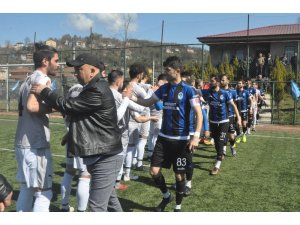 Önce tebrik ettiler sonra alkışladılar