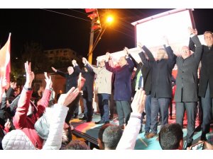 Cumhur ittifakı adaylarına meşaleli karşılama