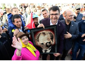 Bodrum adayı Mehmet Tosun, son mitinginde binlerce kişiye seslendi