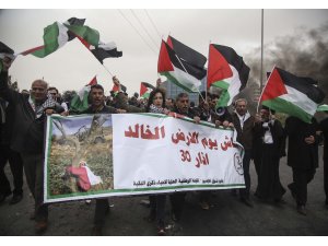 Filistinliler Toprak Günü'nün 43. yılında meydanlara çıktı