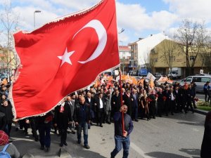 Dışişleri Bakanı Çavuşoğlu Alanya’da seçim otobüsüyle şehir turu yaptı