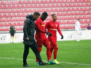 Kayserispor’da Asamoah sakatlandı