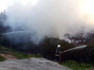 Gebze’de sünger fabrikasında yangın