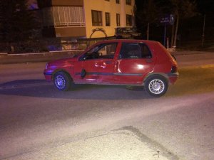 Ankara’da motosiklet ve otomobil çarpıştı: 3 yaralı