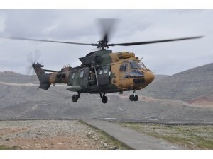 Oy pusulaları askeri helikopterle taşındı