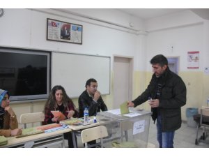 Bingöl’de seçmenler sandık başında