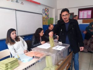 Hakkari’de oy kullanımı