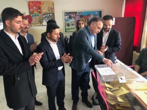 AK Parti Nevşehir milletvekili Menekşe oyunu kullandı