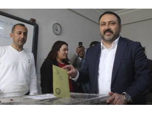 Mustafa Aksoy oyunu kullandı