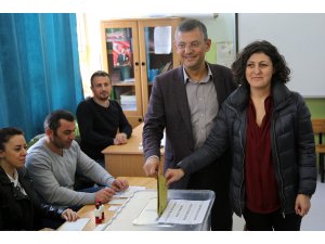 CHP'li Özgür Özel, oyunu kullandı