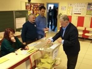 Kara ve Deniz Kuvvet Komutanları oylarını kullandı