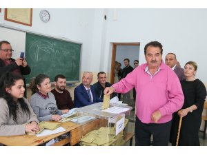 İbrahim Tatlıses oyunu İzmir'de kullandı