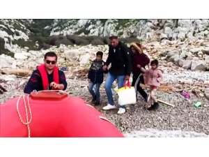 Mülteciler mahsur kaldı, Sahil Güvenlik kurtardı