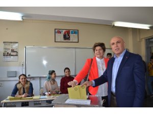 Millet İttifakı Balıkesir Büyükşehir Başkan adayı Ok oyunu kullandı