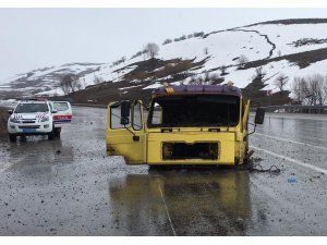 Bingöl’de kaza çekici 3’e ayrıldı: 1 yaralı