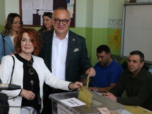 Başkan Ergün ailesiyle birlikte oyunu kullandı