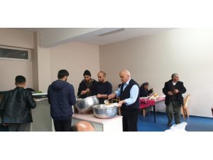 Muhtar adayından jest