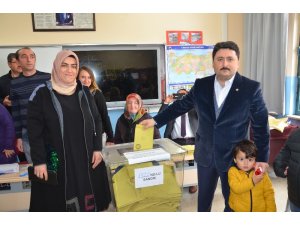 Balıkesir Büyükşehir ve ilçe belediye başkanları oylarını kullandı