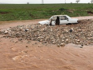 Gaziantep’te 2 kişi sele kapılarak kayboldu