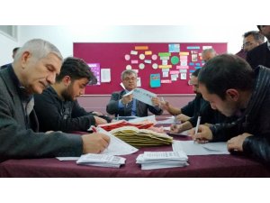 Isparta’da oylar sayılıyor