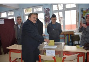 Eski Bakan Eroğlu’nun sandığında AK parti birinci çıktı