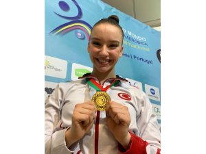 Cimnastiğin altın kızından bir dünya şampiyonluğu daha