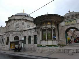 3. Mustafa ve 3. Selim türbeleri açıldı