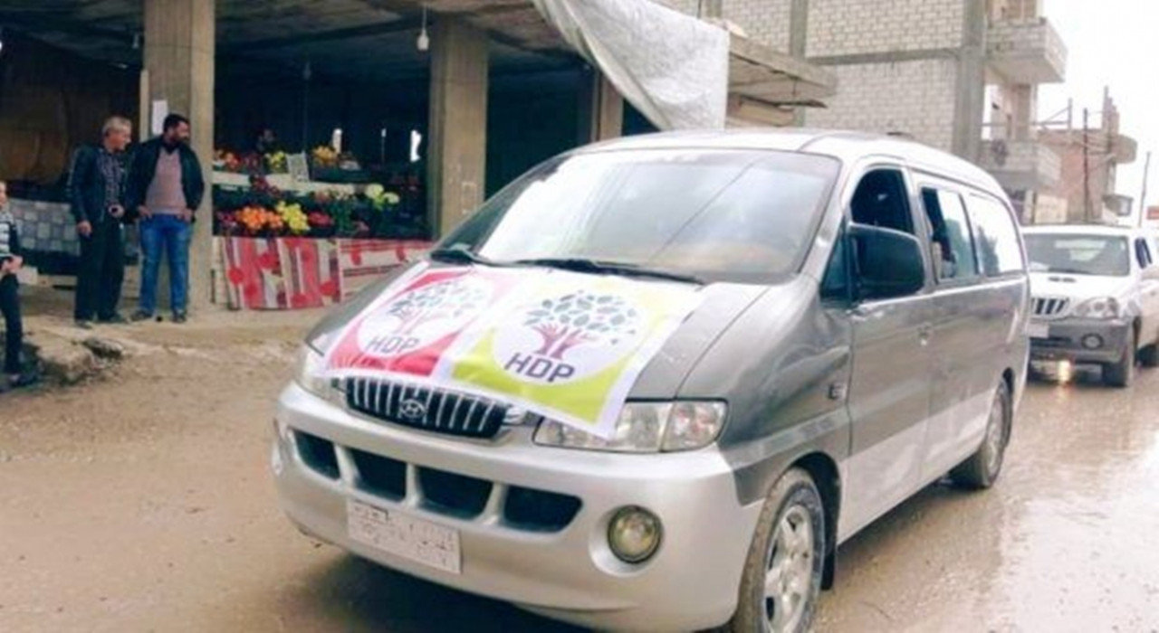 HDP büyük oy kaybetti... YPG/PKK'lılar yine de Suriye'de zafer turu attı...