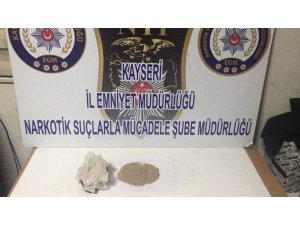 Uyuşturucuyu torpidoya gizledi