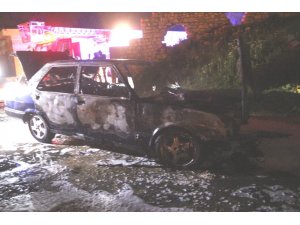 Otomobili çalıp yaktılar