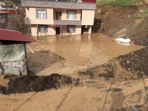 Şırnak’ta heyelan, evler toprak altında kaldı