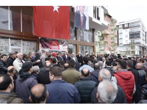 Başkan Togar tebrikleri kabul ediyor