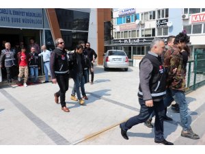 Gebze’deki bıçaklı 5 gaspçı tutuklandı