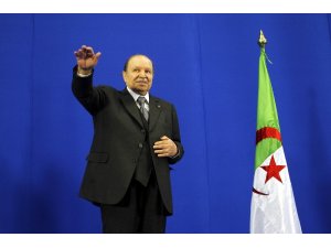 Cezayir Cumhurbaşkanı Buteflika istifa etti
