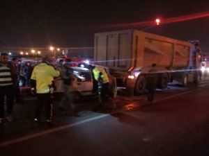 Tarsus’ta otomobil tırın dorsesine çarptı: 1 ölü