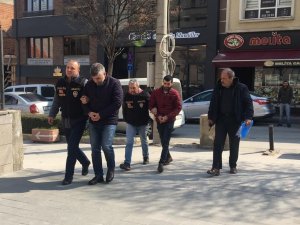 Oto hırsızları adliyeye sevk edildi