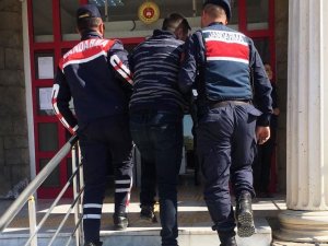 11 suçtan 6 yıl hapisle aranan zanlı tekne motoru çalarken yakalandı