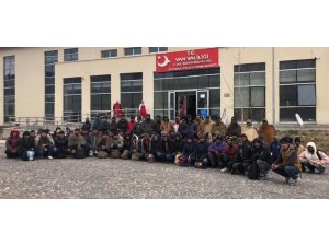 Başkale’de 72 kaçak göçmen yakalandı