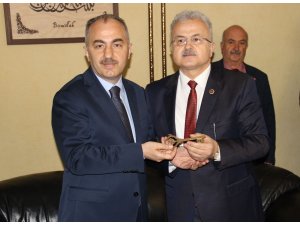 Rize’de bayrak değişimi