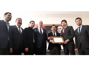 Yakutiye Belediye Başkanı Uçar, mazbatasını aldı