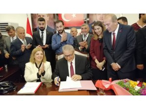 Pazarcık Belediye Başkanı Yılmazcan, mazbatasını aldı