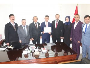 Kapaklı’nın ilk AK Parti’li başkanı mazbatasını aldı