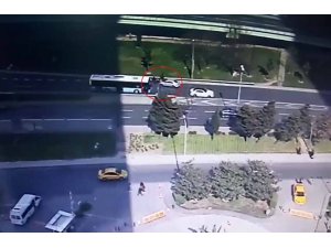 Ters yöne dönüş yapan otomobil motosikletliye çarptı